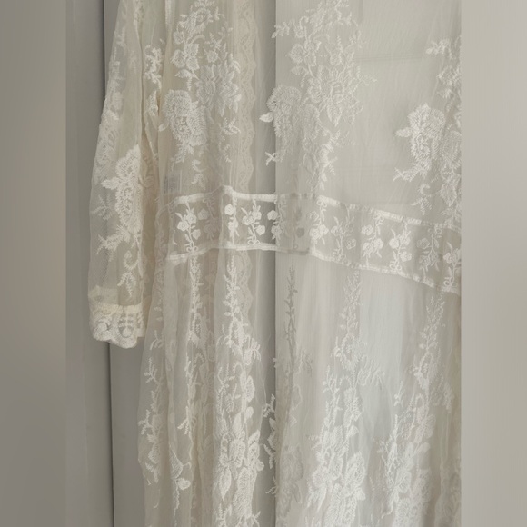 Lace beach kimono - Picture 8 of 10